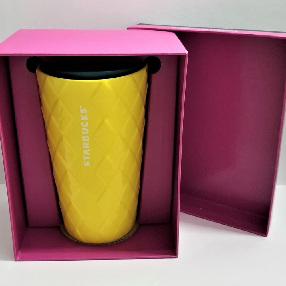 Starbucks Hawaii 2020 Pineapple Ceramic Mug ONLY SOLD ON HAWAIIAN ISLANDS (NWT)